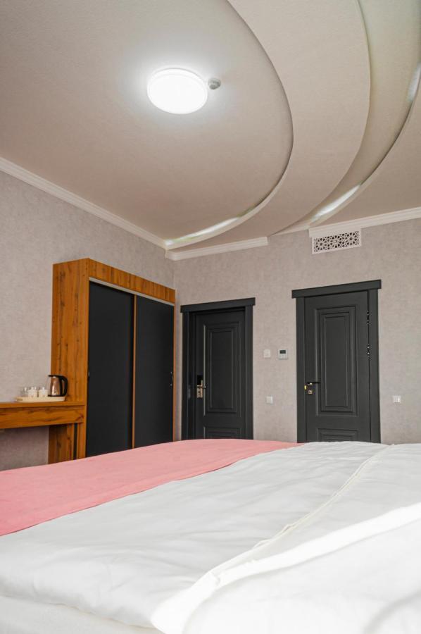 Rich Hotel Turkistan Bagian luar foto